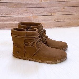 UGG Women’s Reid Ankle Moccasin Chestnut Booties